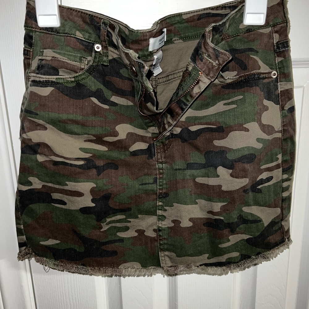 Camo mini skirt